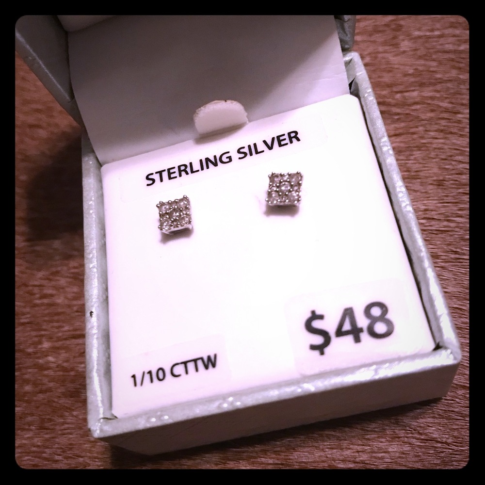 Sterling Silver 1/10 CTTW Stud Earrings